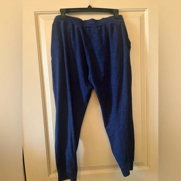 Vuori performance joggers - Picture 4 of 5